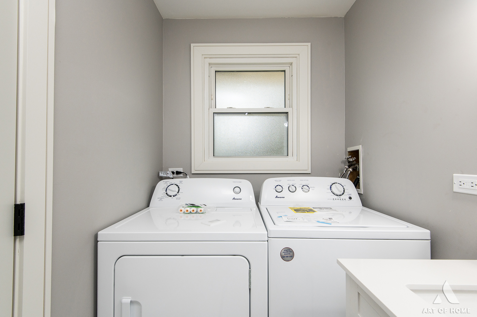 9128 Homestead Lane Bridgeview, IL 60455 - Photo 19 of 32 a utility room with dryer and washer