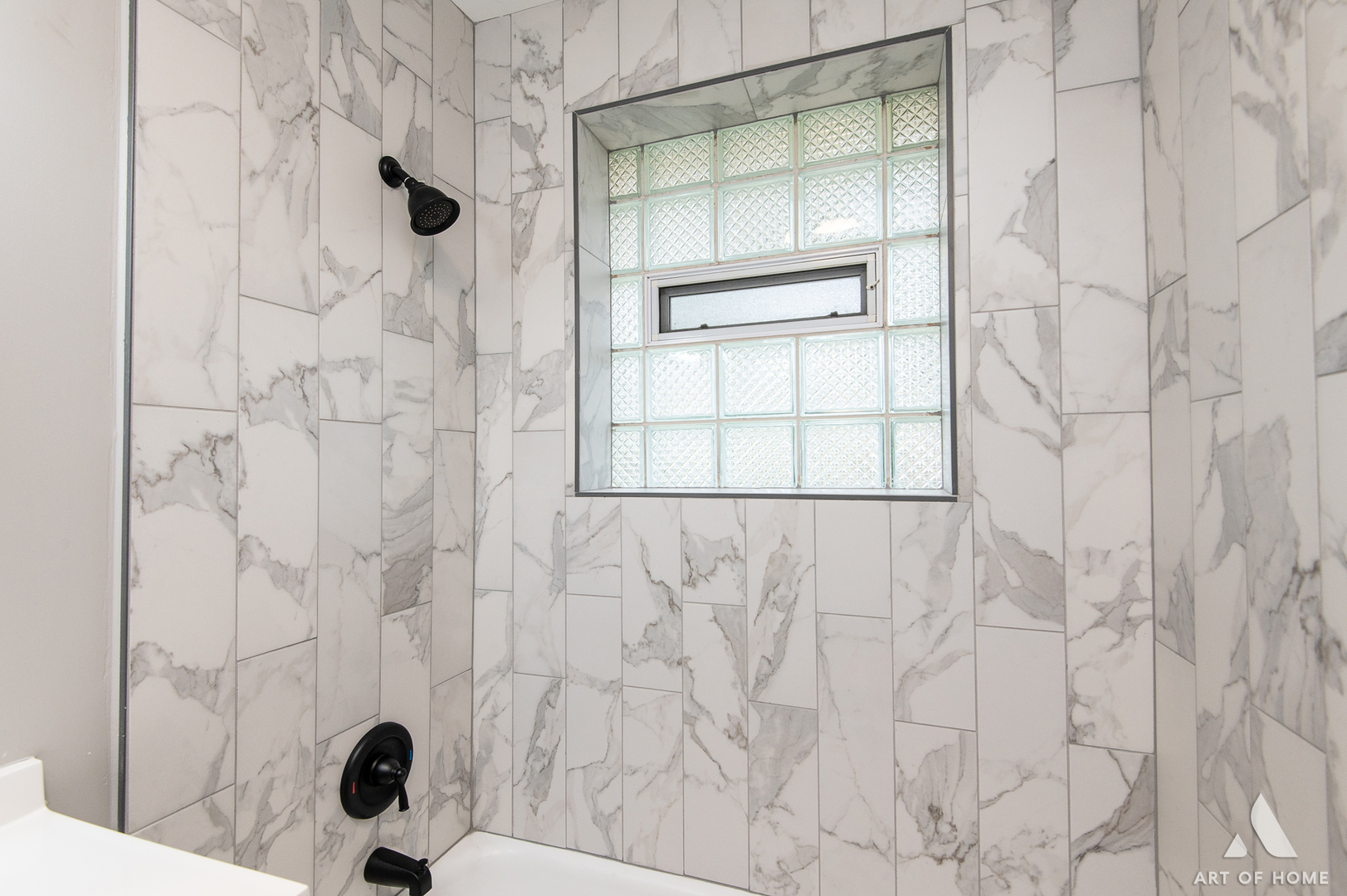 9128 Homestead Lane Bridgeview, IL 60455 - Photo 28 of 32 a bathroom with a shower