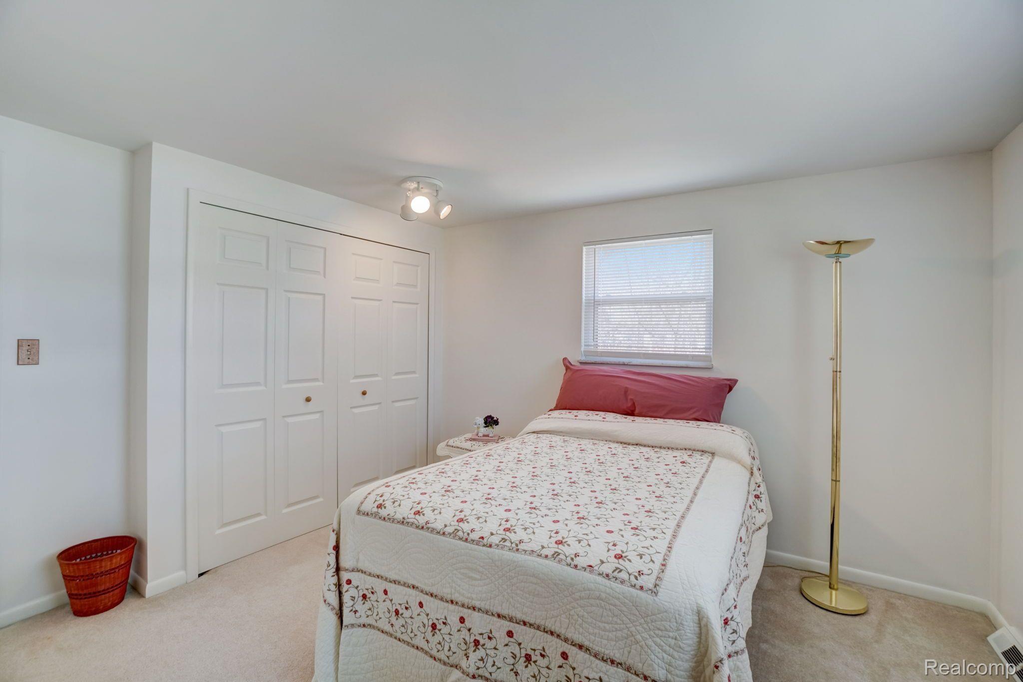 4530 Rohr Road Clarkston, MI 48348 - Photo 26 of 48 Third bedroom