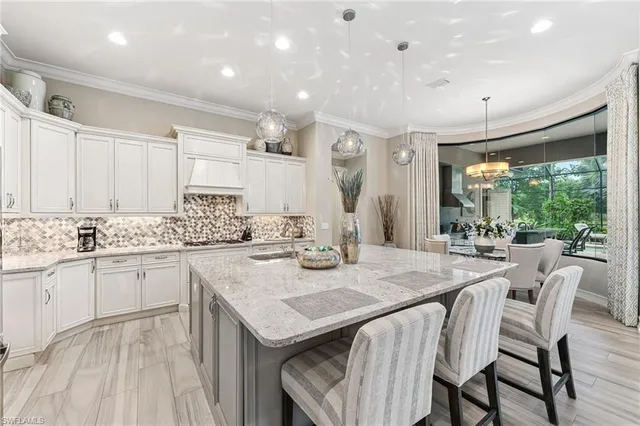 $2,350,000 | 11974 Maidstone Court, Naples, FL 34120