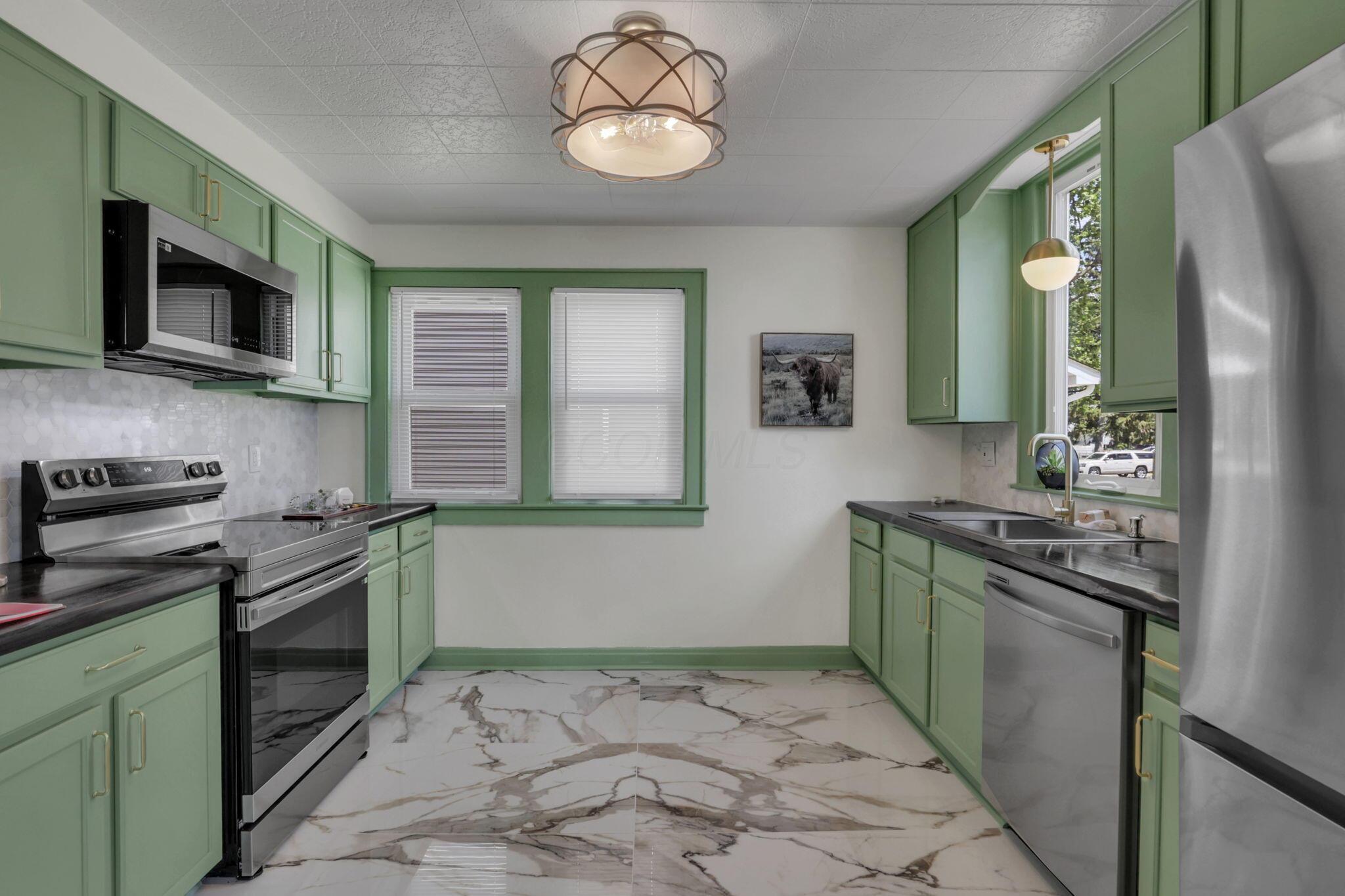 800 South Yearling Road Columbus, OH 43213 - Photo 19 of 57 Another view of the kitchen