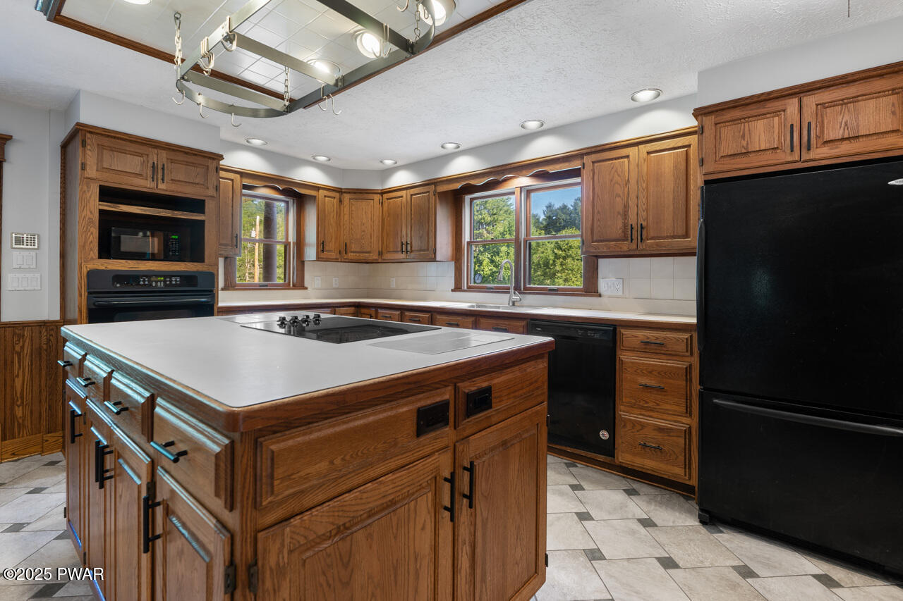 237 Woodtown Road Shohola, PA 18458 - Photo 14 of 56