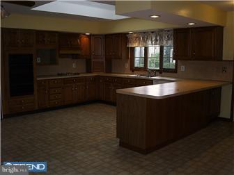 601 Neck Road Burlington, NJ 08016 - Photo 7 of 12 Kitchen