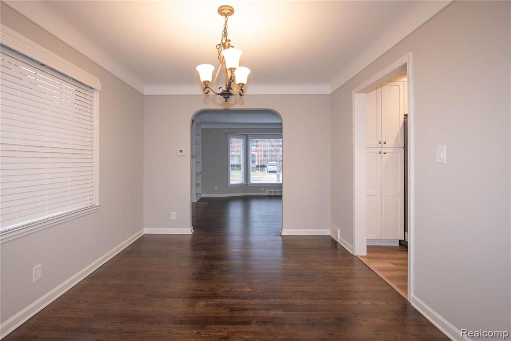 1699 Littlestone Road Grosse Pointe Woods, MI 48236 - Photo 13 of 54