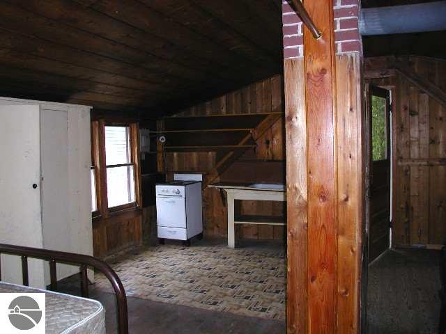 8470 Bay Point Road Beulah, MI 49617 - Photo 7 of 13 1705714-6.JPG