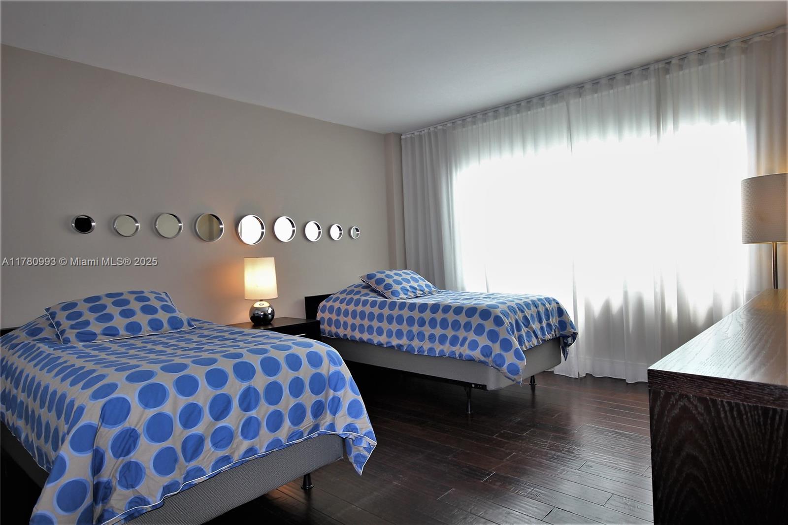 5151 Collins Avenue, Unit 924 Miami Beach, FL 33140 - Photo 15 of 52