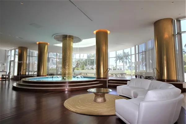 $7,000 | 5151 Collins Avenue, Unit 924, Miami Beach, FL 33140