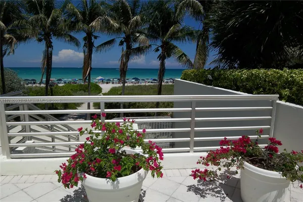 $7,000 | 5151 Collins Avenue, Unit 924, Miami Beach, FL 33140