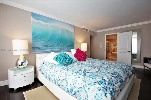 $7,000 | 5151 Collins Avenue, Unit 924, Miami Beach, FL 33140