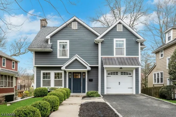 $1,745,000 | 20 North Summit Avenue, Chatham, NJ 07928