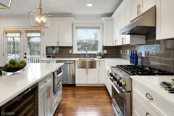 $1,745,000 | 20 North Summit Avenue, Chatham, NJ 07928