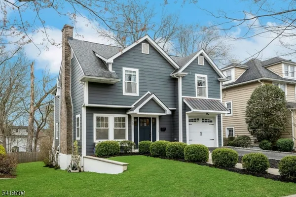 $1,745,000 | 20 North Summit Avenue, Chatham, NJ 07928