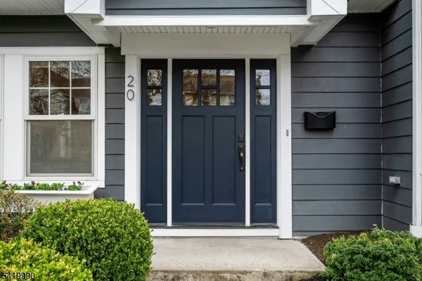 $1,745,000 | 20 North Summit Avenue, Chatham, NJ 07928