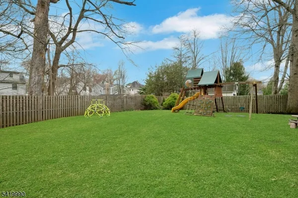 $1,745,000 | 20 North Summit Avenue, Chatham, NJ 07928