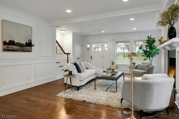 $1,745,000 | 20 North Summit Avenue, Chatham, NJ 07928