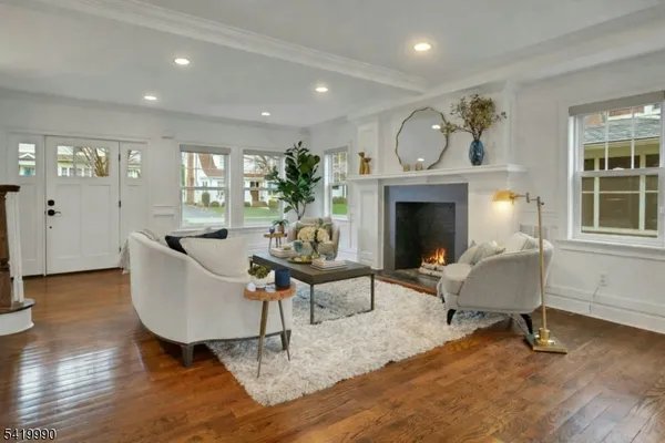 $1,745,000 | 20 North Summit Avenue, Chatham, NJ 07928