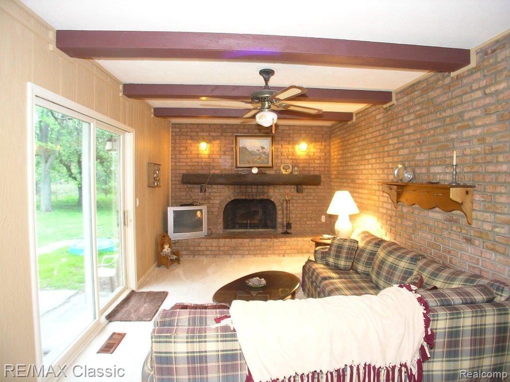 312 Whims Lane Rochester, MI 48306 - Photo 9 of 19 newII 009.JPG