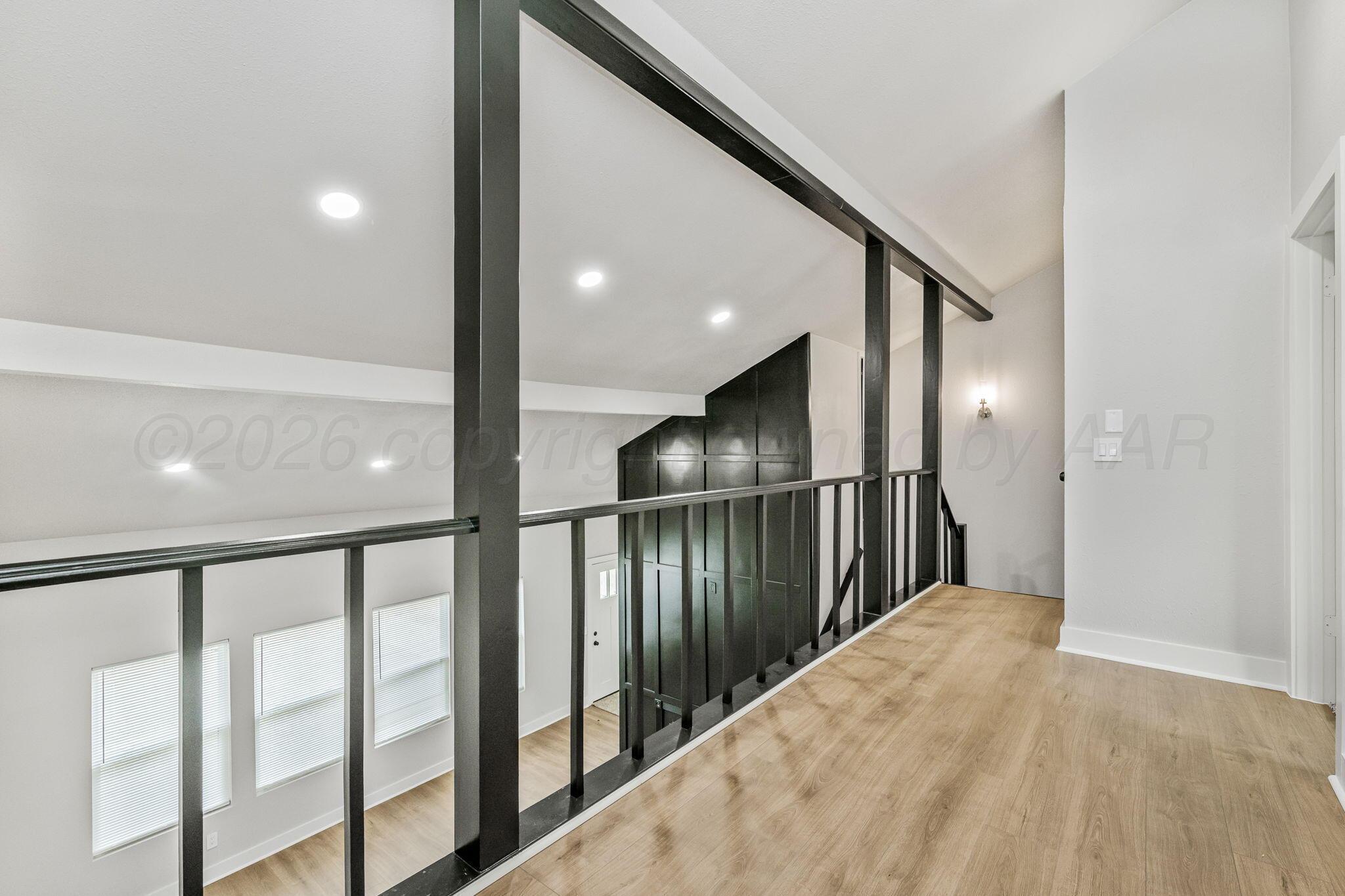 7015 Hurst Street Amarillo, TX 79109 - Photo 13 of 25 Upstairs Balcony