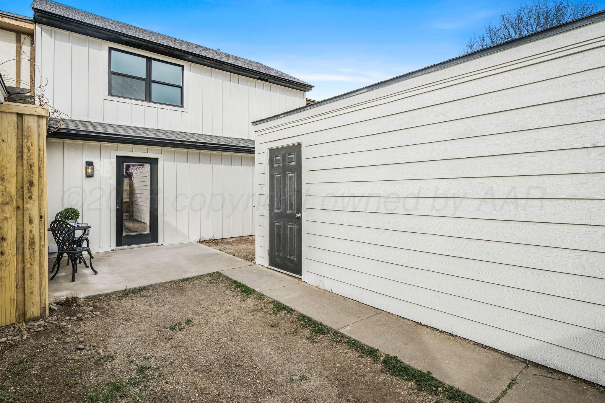 7015 Hurst Street Amarillo, TX 79109 - Photo 19 of 25 Backyard