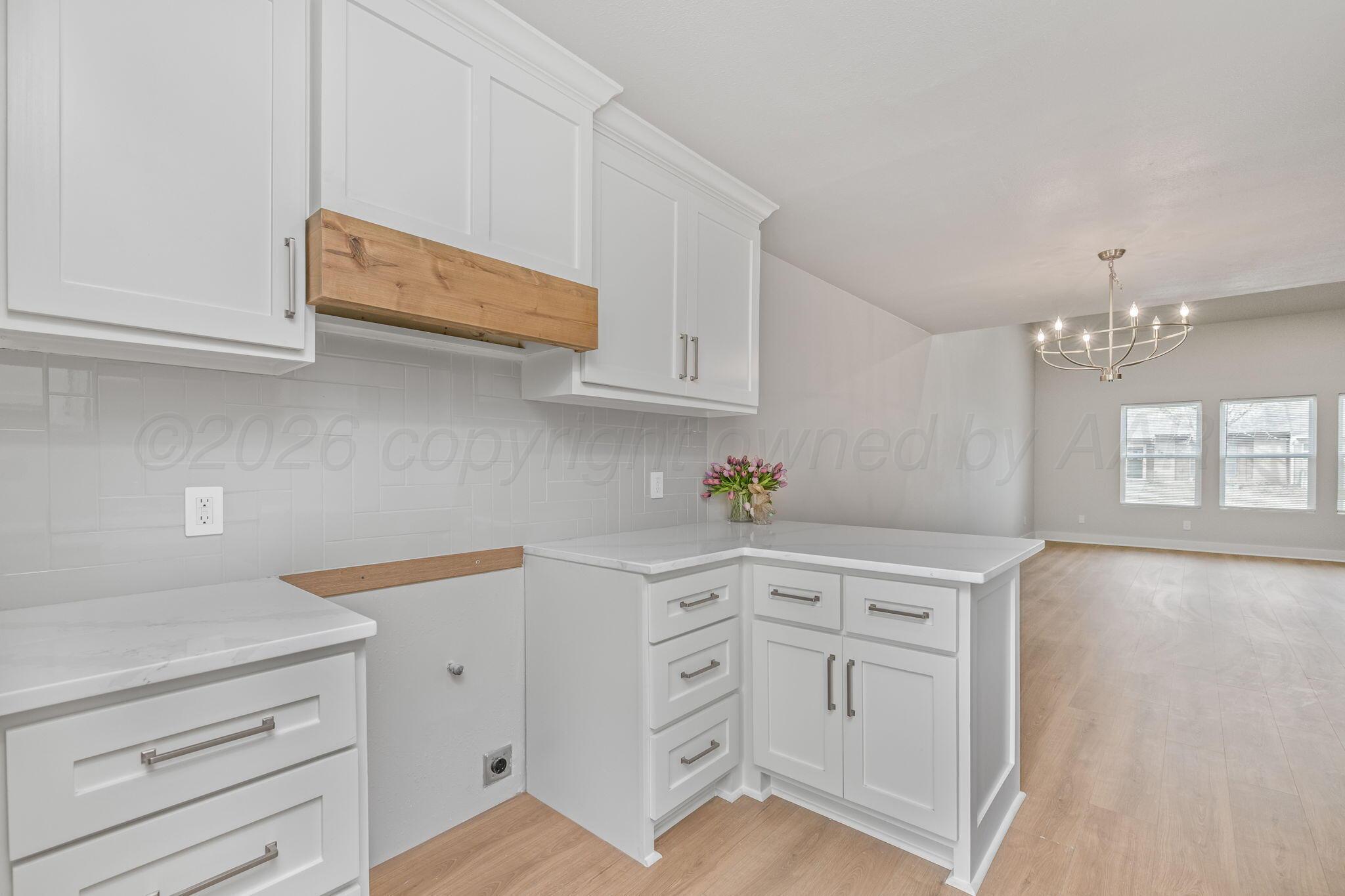 7015 Hurst Street Amarillo, TX 79109 - Photo 10 of 25 Kitchen 3