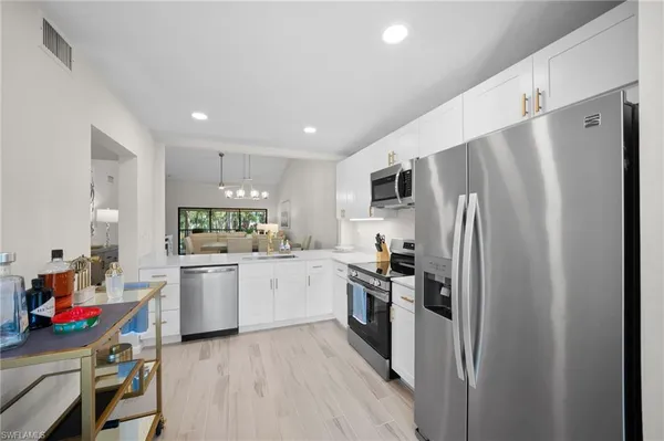 $1,775 | 1808 Kings Lake Boulevard, Unit 203, Naples, FL 34112