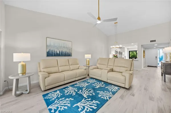 $1,775 | 1808 Kings Lake Boulevard, Unit 203, Naples, FL 34112