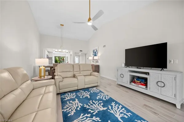 $1,775 | 1808 Kings Lake Boulevard, Unit 203, Naples, FL 34112