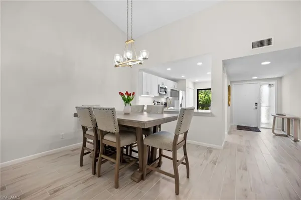 $1,775 | 1808 Kings Lake Boulevard, Unit 203, Naples, FL 34112