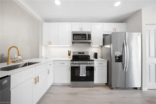 $1,775 | 1808 Kings Lake Boulevard, Unit 203, Naples, FL 34112