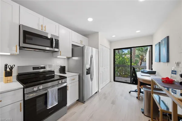 $1,775 | 1808 Kings Lake Boulevard, Unit 203, Naples, FL 34112