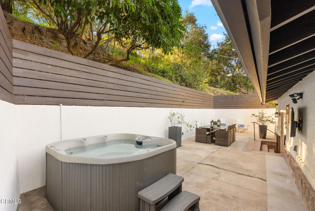 1544 La Loma Road Pasadena, CA 91105 - Photo 28 of 28 a view of roof deck