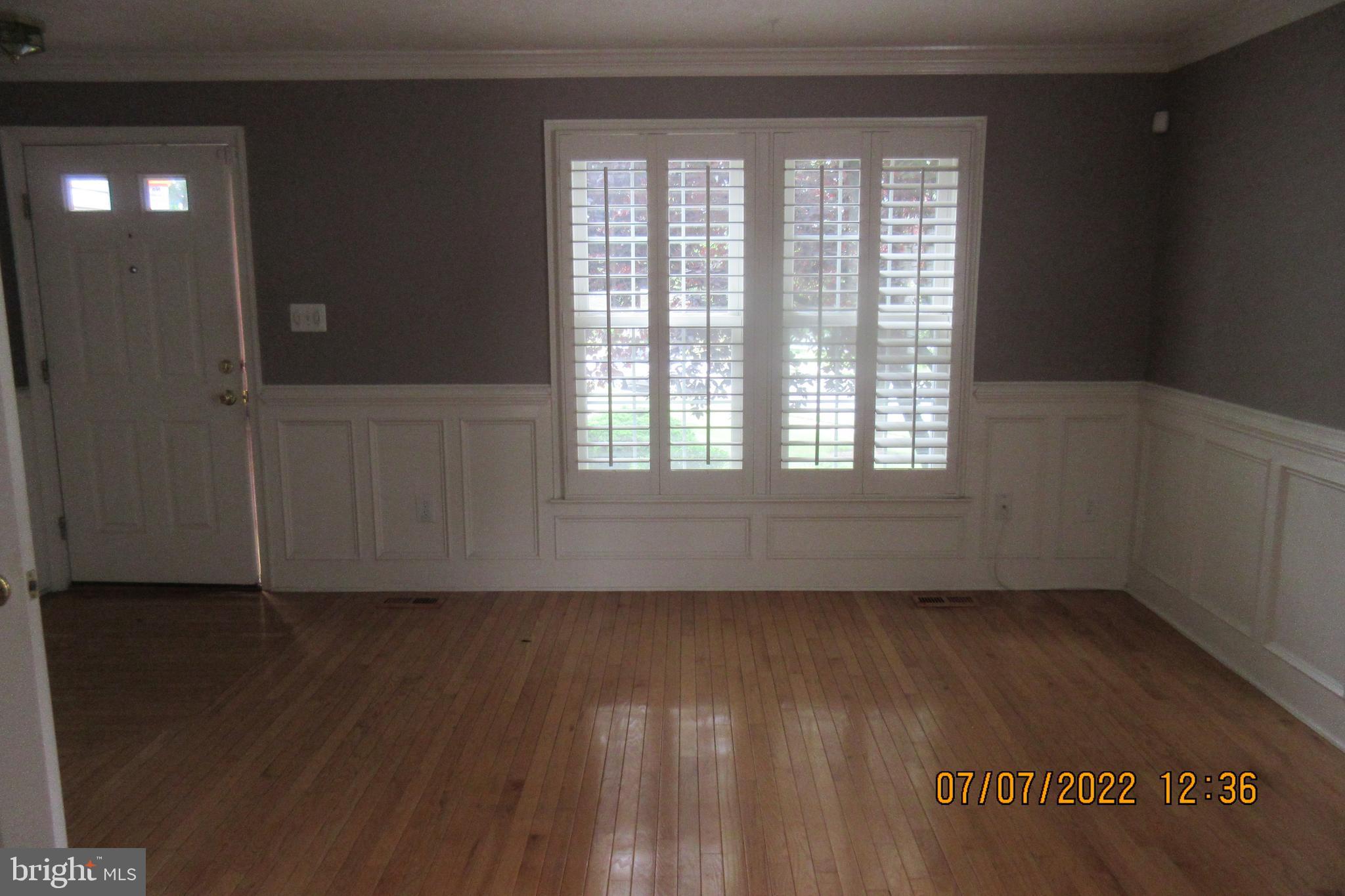 6815 Fallard Place Frederick, MD 21703 - Photo 5 of 21 Living Room