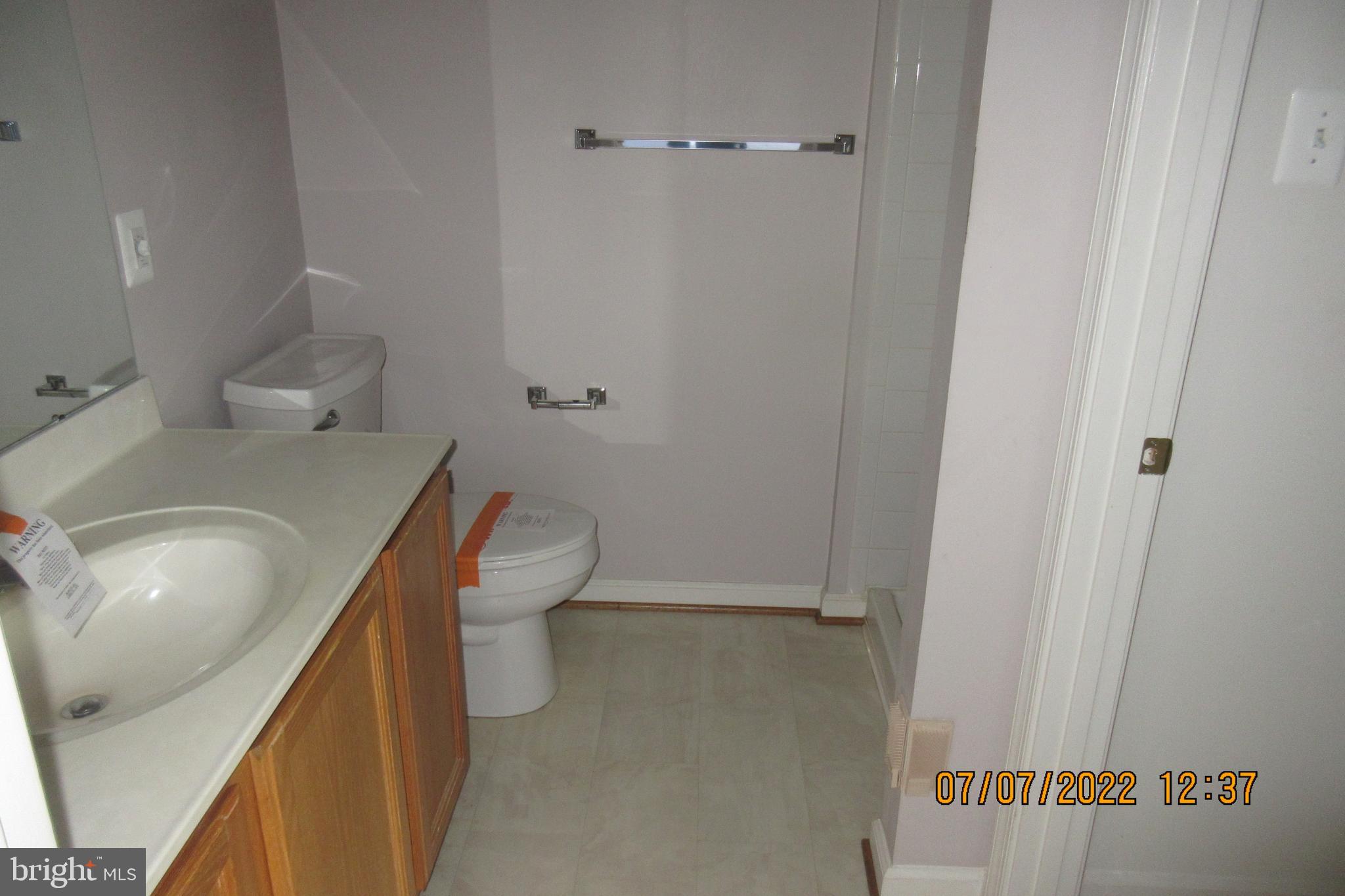 6815 Fallard Place Frederick, MD 21703 - Photo 10 of 21 Owner's Bathroom