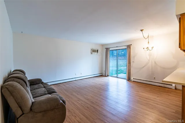 $324,999 | 6 Eaton Court, Middletown, NY 10940