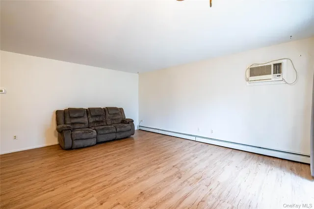 $324,999 | 6 Eaton Court, Middletown, NY 10940