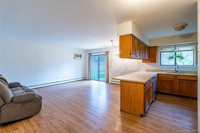 $324,999 | 6 Eaton Court, Middletown, NY 10940