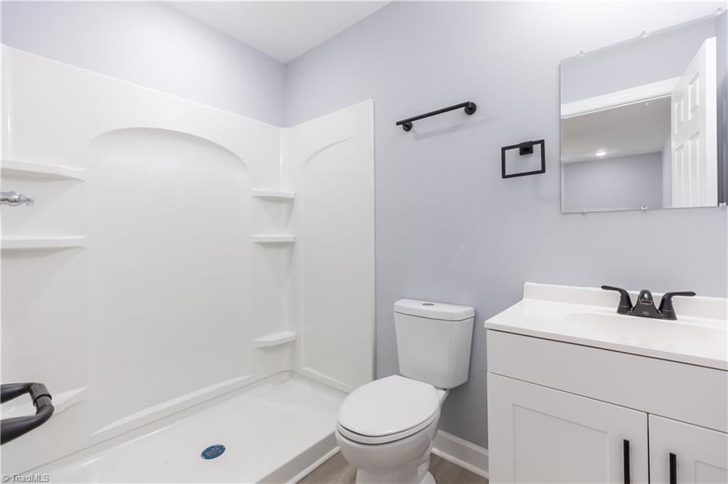 1309 Ragan Avenue High Point, NC 27260 - Photo 10 of 15 Primary Bath