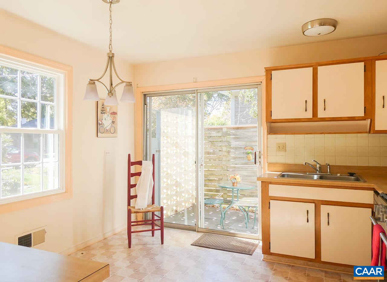 107 Elkhorn Road Charlottesville, VA 22903 - Photo 9 of 45 Eat-in kitchen