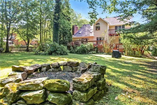 a picture of city view