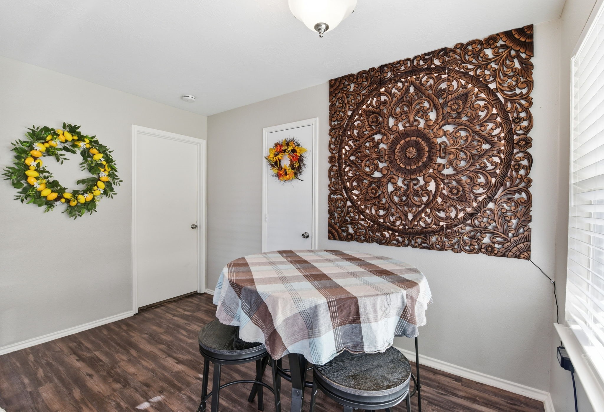 9519 Maple Green Lane Houston, TX 77044 - Photo 13 of 50 a bedroom with a bed and a table in it