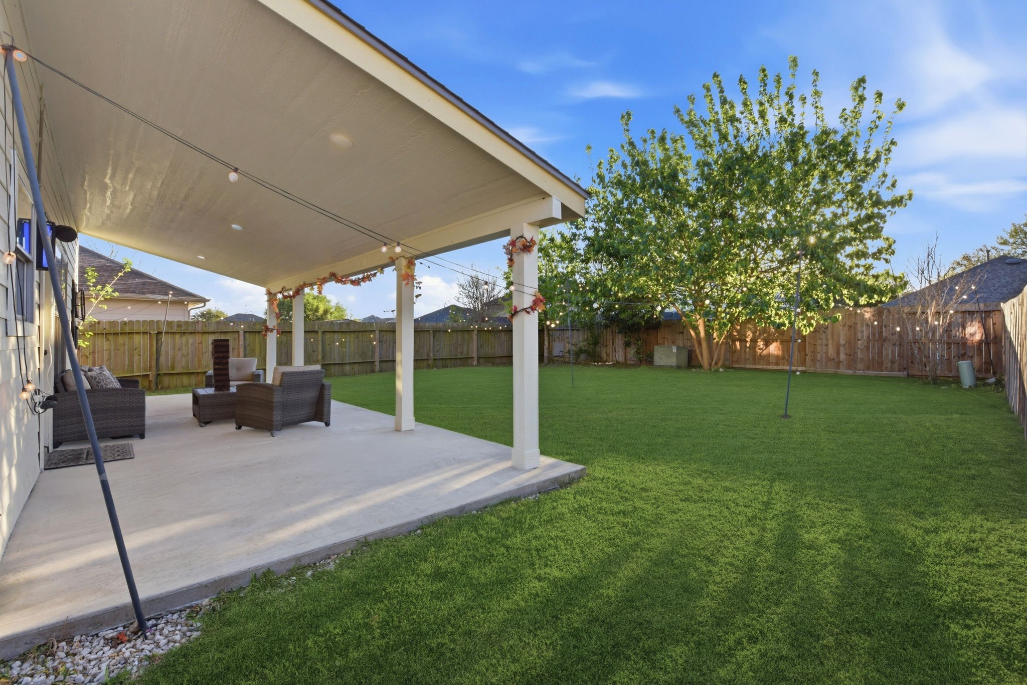 9519 Maple Green Lane Houston, TX 77044 - Photo 6 of 50 a view of a house with backyard porch and sitting area