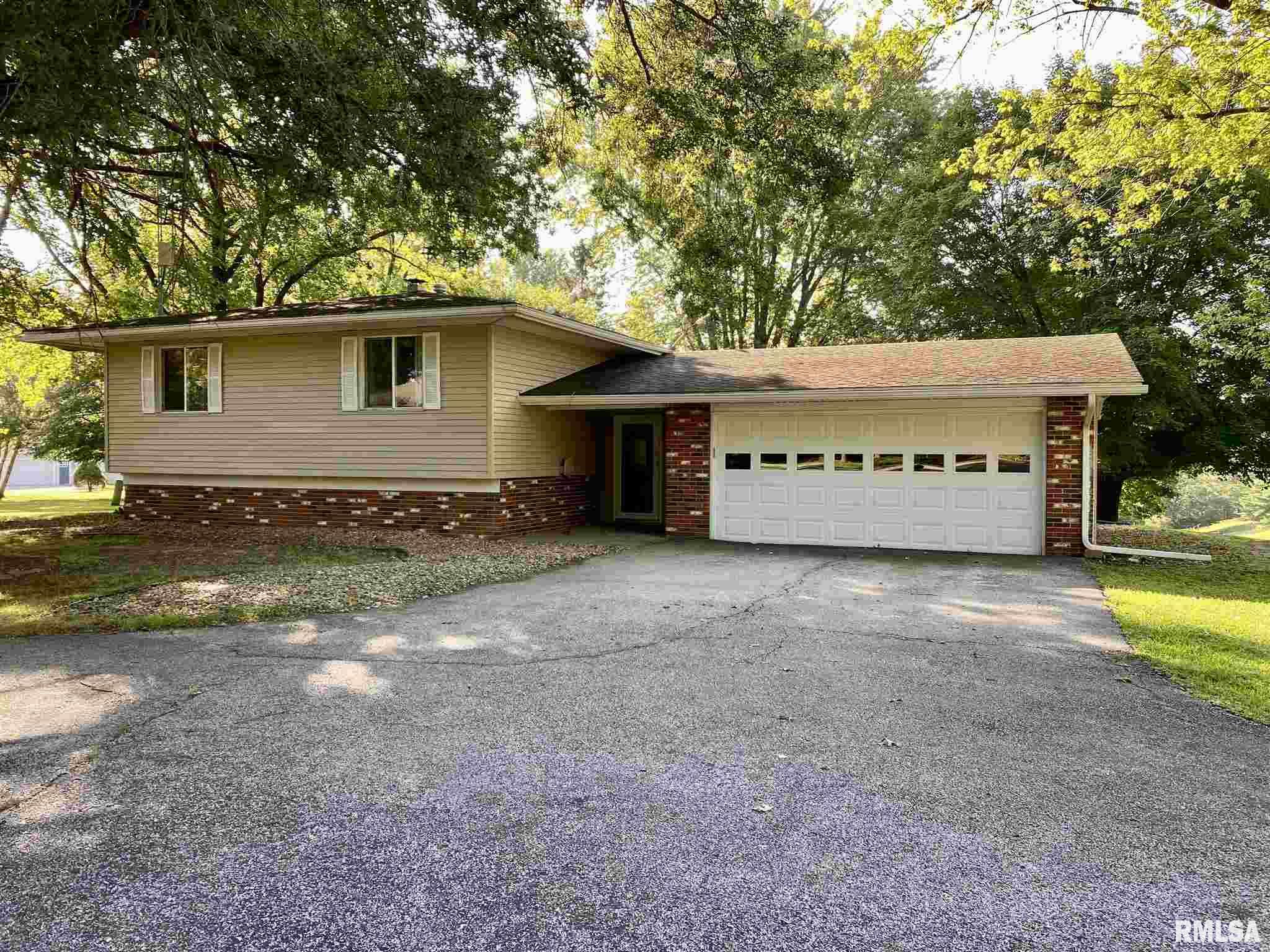 24 Prairie Road Macomb, IL 61455 - Photo 1 of 27 Gallery Image 1