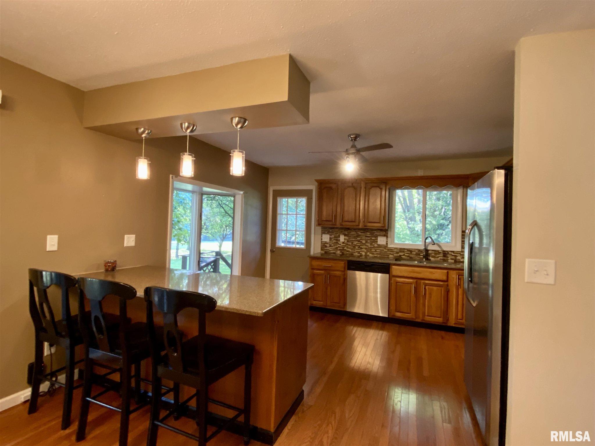 24 Prairie Road Macomb, IL 61455 - Photo 9 of 27 Gallery Image 9