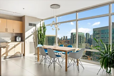 $724,900 | 510 West Erie Street, Unit 1801, Chicago, IL 60654
