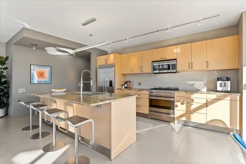 $724,900 | 510 West Erie Street, Unit 1801, Chicago, IL 60654