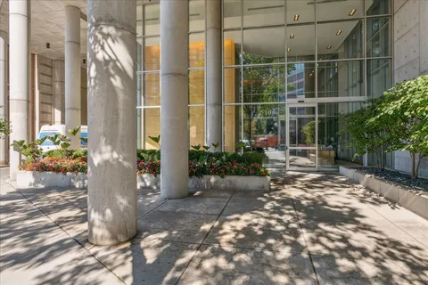 $724,900 | 510 West Erie Street, Unit 1801, Chicago, IL 60654