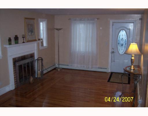 135 Crescent Road Pawtucket, RI 02861 - Photo 6 of 8 Den/Family/Great Room.