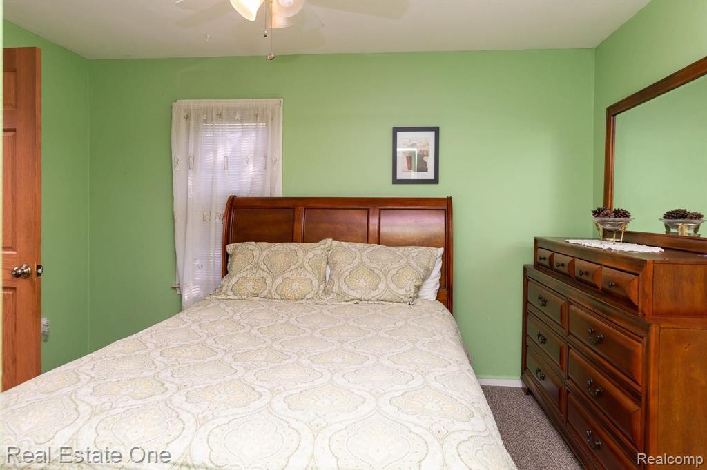 11837 Pardee Road Taylor, MI 48180 - Photo 25 of 54