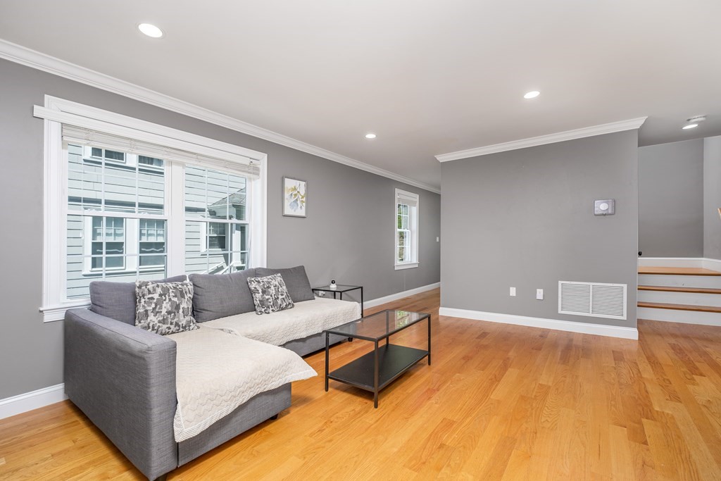 89 Overland Road, Unit 2 Waltham, MA 02451 - Photo 3 of 22