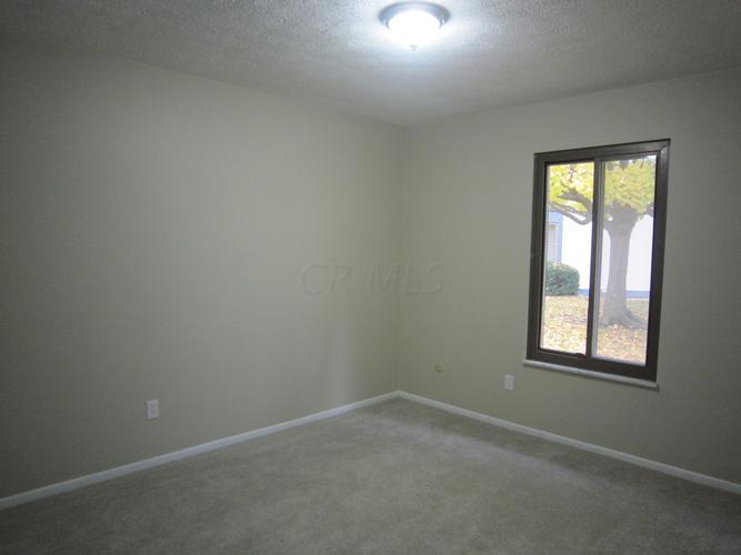 1306 Yorkland Road Columbus, OH 43232 - Photo 3 of 10 Gallery Image 3